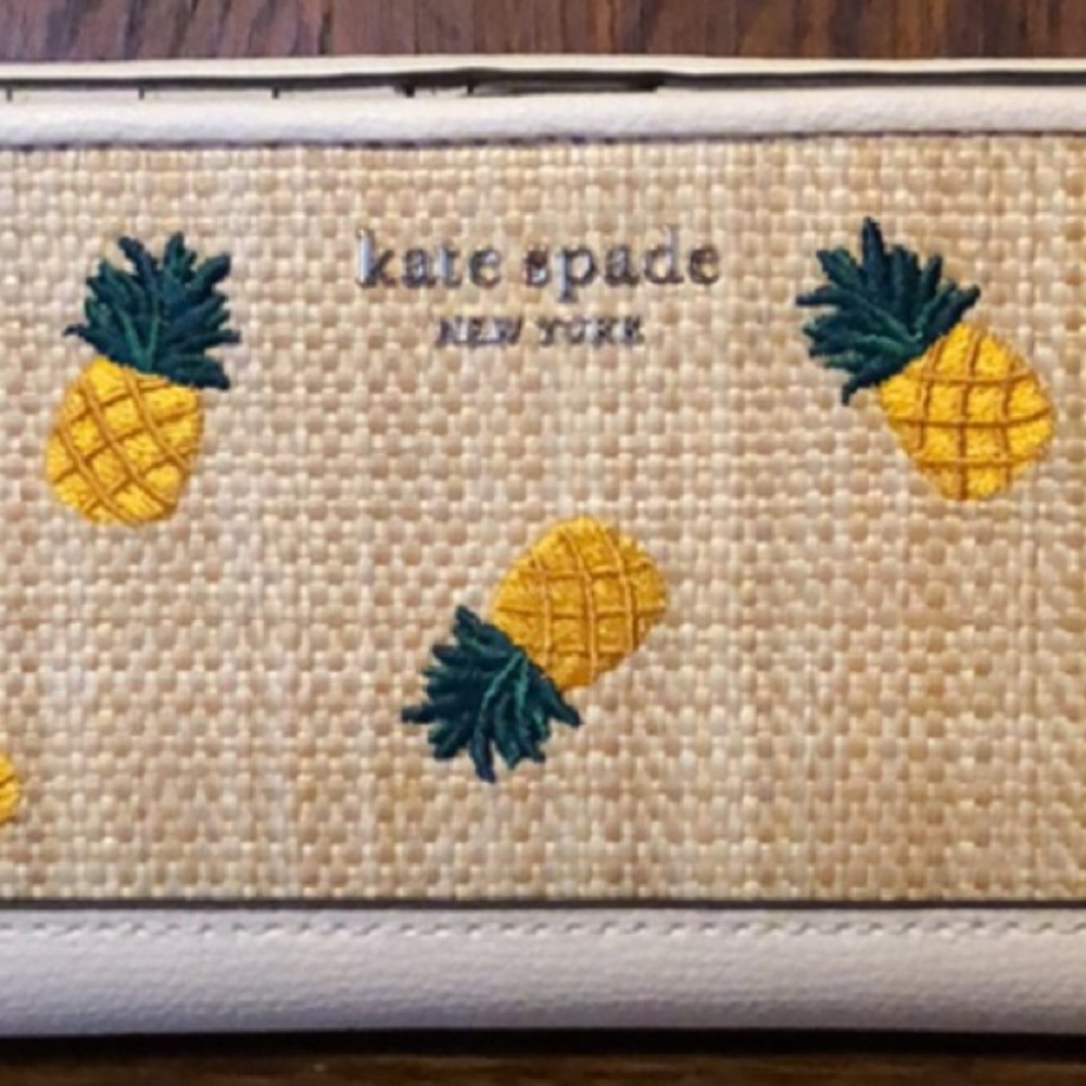 NWT-Kate Spade-Darcy-Large Slim Pineapple Bifold Wallet-$199 - Picture 2 of 11